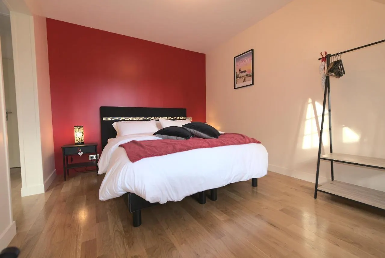Manoir De Kerguestenen Gestel 0*,